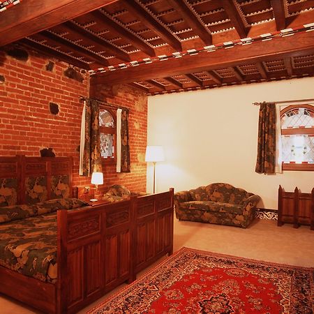 Hotel Castello Di Pavone Pavone Canavese Esterno foto
