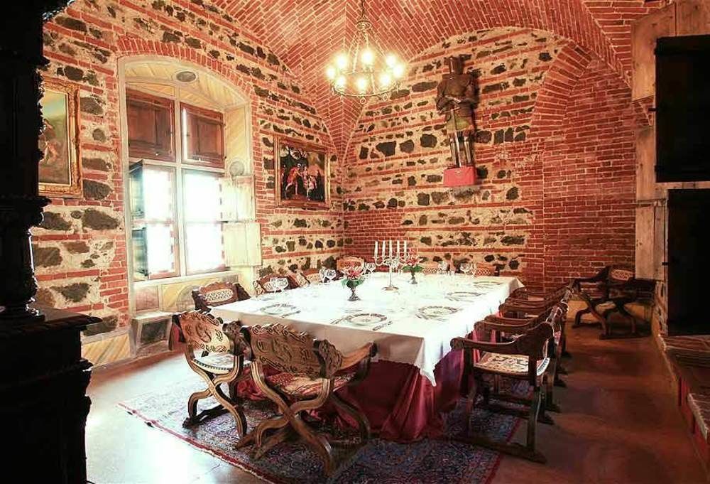 Hotel Castello Di Pavone Pavone Canavese Esterno foto