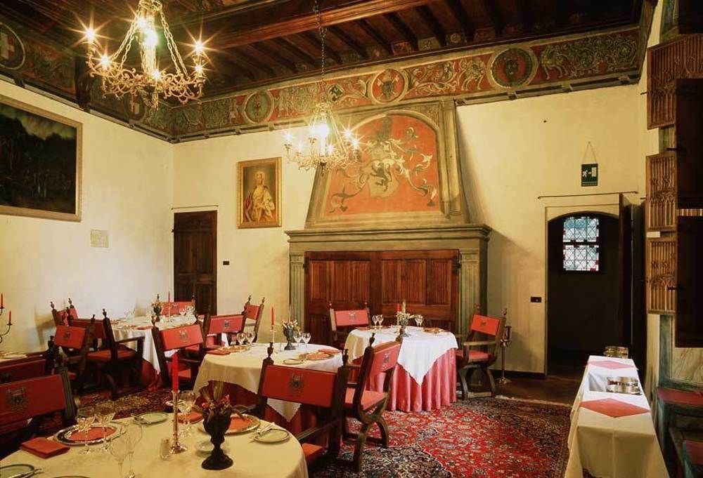 Hotel Castello Di Pavone Pavone Canavese Esterno foto