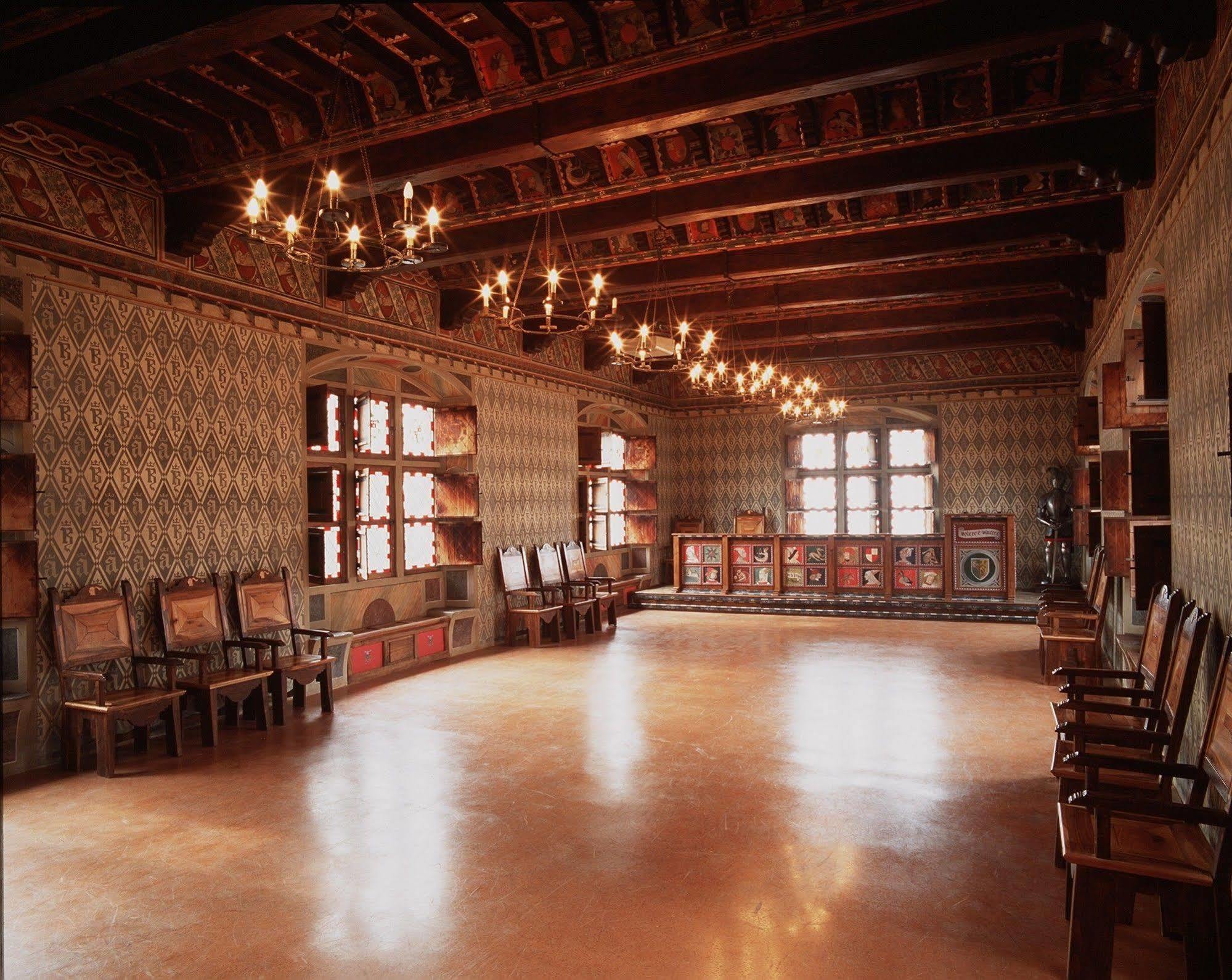 Hotel Castello Di Pavone Pavone Canavese Esterno foto