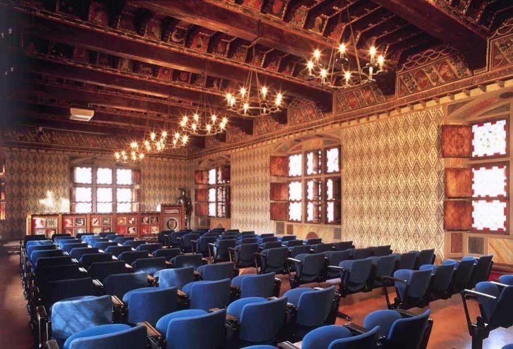 Hotel Castello Di Pavone Pavone Canavese Esterno foto