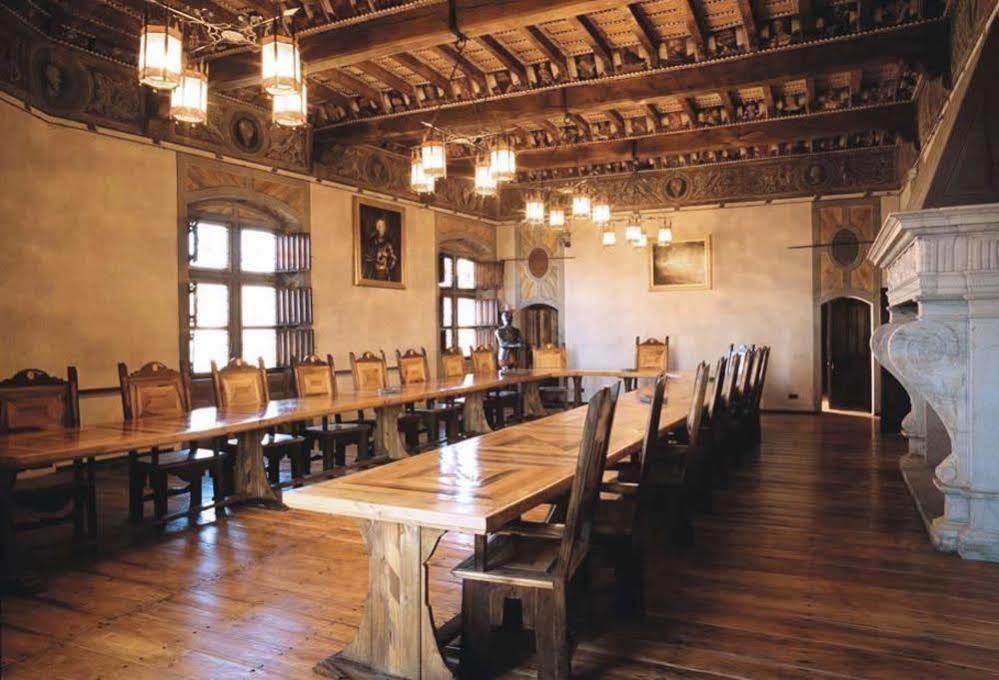 Hotel Castello Di Pavone Pavone Canavese Esterno foto