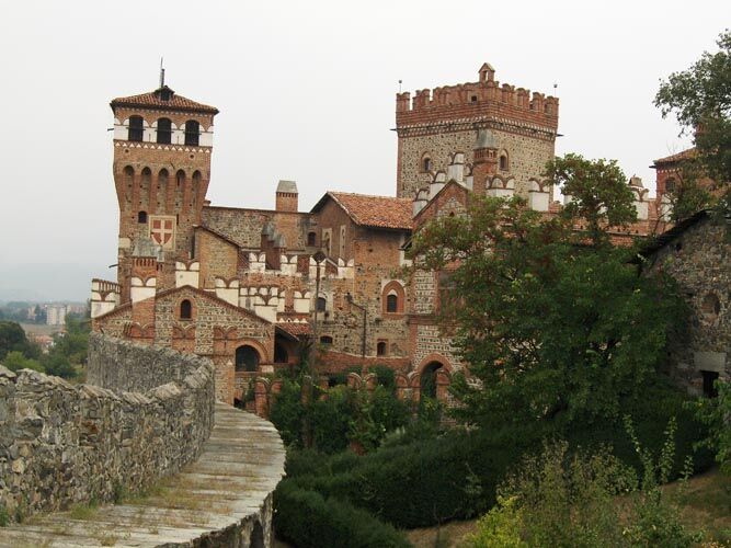Hotel Castello Di Pavone Pavone Canavese Esterno foto
